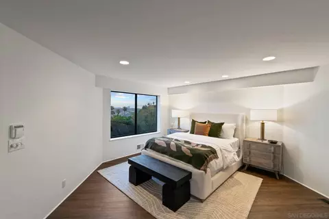 Bedroom - 7520 Hillside Dr, La Jolla, CA 92037 photo 2 of 6
