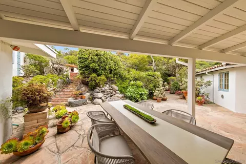 Exterior - 7520 Hillside Dr, La Jolla, CA 92037 photo 5 of 18