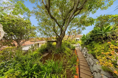 Exterior - 7520 Hillside Dr, La Jolla, CA 92037 photo 18 of 18