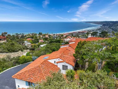 View/Area - 7520 Hillside Dr, La Jolla, CA 92037 photo 9 of 11