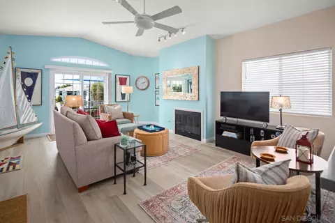 737 G Ave, Coronado, CA 92118 photo 4