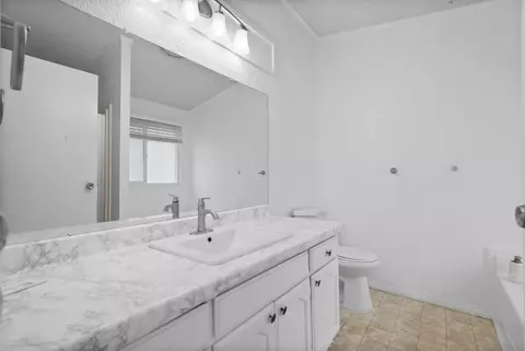 Bath - 80 E Dawes St #127, Perris, CA 92571 photo 1 of 4