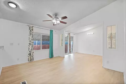 Living - 80 E Dawes St #127, Perris, CA 92571 photo 4 of 7