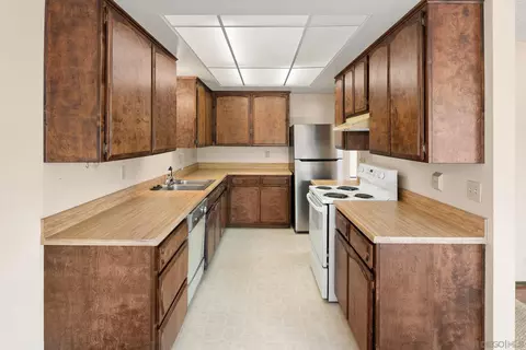 Kitchen - 4870 Clearview Way, La Mesa, CA 91942 photo 1 of 8