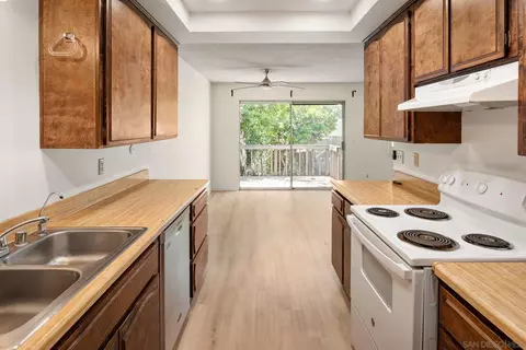 Kitchen - 4870 Clearview Way, La Mesa, CA 91942 photo 8 of 8