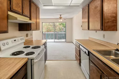 Kitchen - 4870 Clearview Way, La Mesa, CA 91942 photo 4 of 8