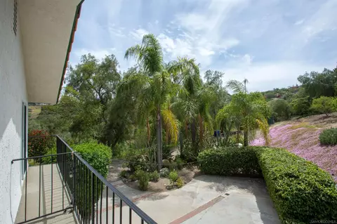 28628 Mountain Meadow Rd, Escondido, CA 92026 photo 17
