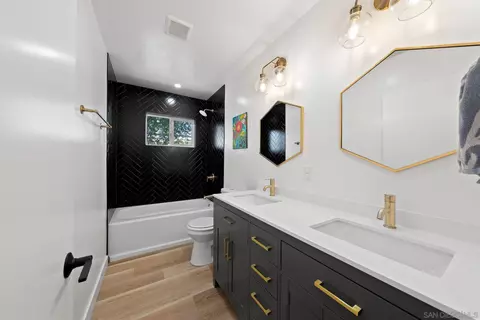 Bath - 12244 Lakeshore Dr, Lakeside, CA 92040 photo 3 of 5