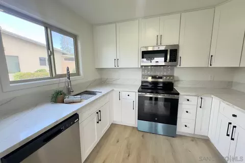 Kitchen - 4529 Kittiwake Way, Oceanside, CA 92057 photo 2 of 5