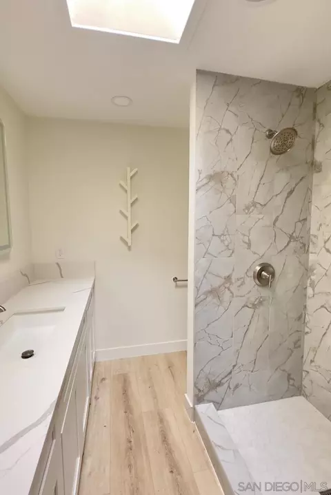 Bath - 4529 Kittiwake Way, Oceanside, CA 92057 photo 2 of 5