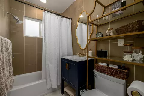 Bath - 3859 Mount Rubidoux Dr, Riverside, CA 92501 photo 1 of 2