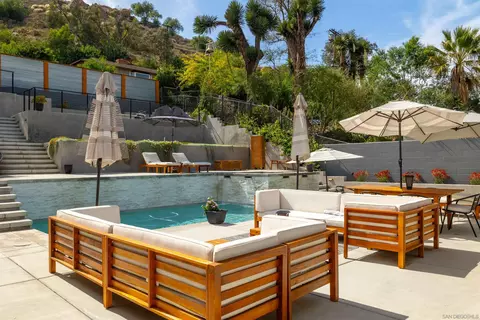 Exterior - 3859 Mount Rubidoux Dr, Riverside, CA 92501 photo 5 of 17