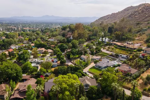 View/Area - 3859 Mount Rubidoux Dr, Riverside, CA 92501 photo 5 of 10