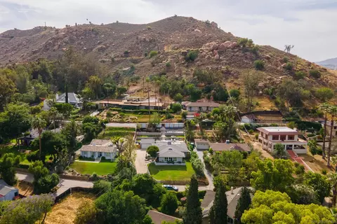 View/Area - 3859 Mount Rubidoux Dr, Riverside, CA 92501 photo 4 of 10