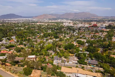View/Area - 3859 Mount Rubidoux Dr, Riverside, CA 92501 photo 7 of 10