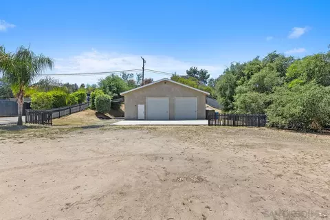 Exterior - 1540 E Chase Ave, El Cajon, CA 92020 photo 9 of 11