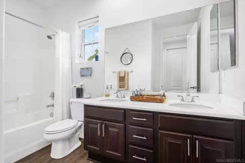 Bath - 1082 Straightaway Ct, Oceanside, CA 92057 photo 6 of 6