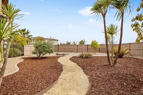 Exterior - 1082 Straightaway Ct, Oceanside, CA 92057 photo 6 of 7