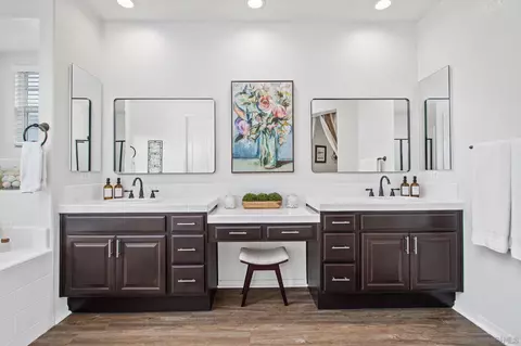 Bath - 1082 Straightaway Ct, Oceanside, CA 92057 photo 3 of 6