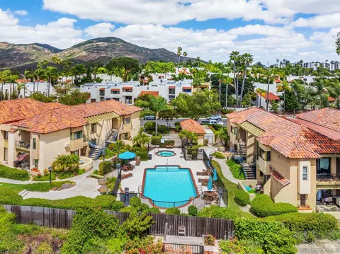 6736 Oakridge Rd #211, San Diego, CA 92120