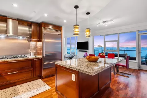 1325 Pacific Hwy #2302, San Diego, CA 92101