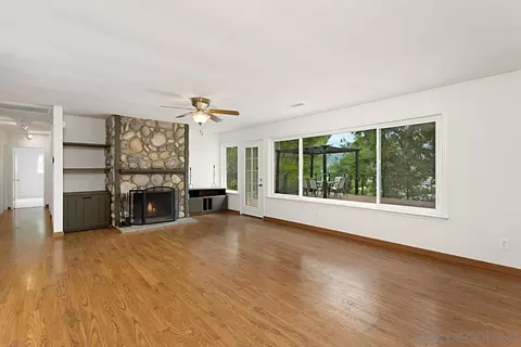 Living - 12759 Claire Dr, Poway, CA 92064 photo 2 of 4