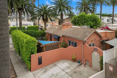 858 N Poinsettia Pl, Los Angeles, CA 90046