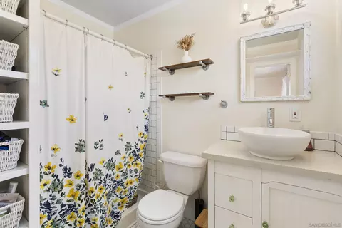 Bath - 15234 Hesta St, Poway, CA 92064 photo 1 of 2
