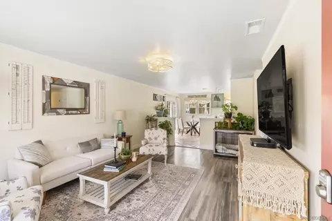 Living - 15234 Hesta St, Poway, CA 92064 photo 3 of 5