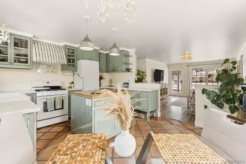 Kitchen - 15234 Hesta St, Poway, CA 92064 photo 7 of 7