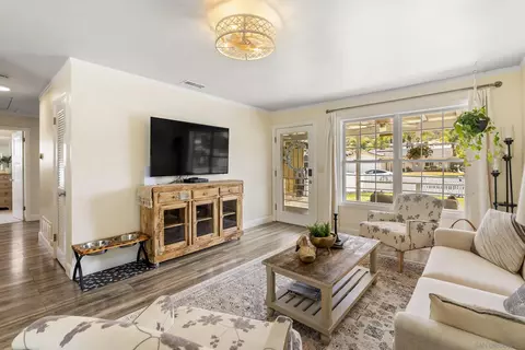 Living - 15234 Hesta St, Poway, CA 92064 photo 5 of 5