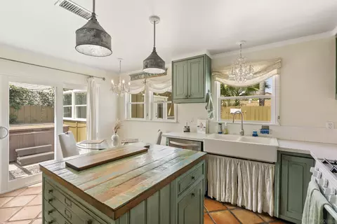 Kitchen - 15234 Hesta St, Poway, CA 92064 photo 4 of 7