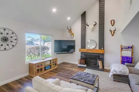 Living - 9985 Delia Ln, Santee, CA 92071 photo 2 of 2