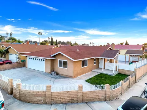 1606 Antares Dr, San Ysidro, CA 92173