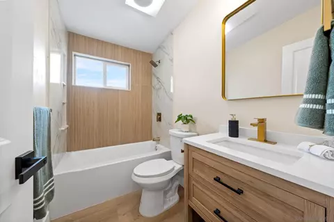 Bath - 11011 Meadow Terrace Dr, Santee, CA 92071 photo 1 of 2