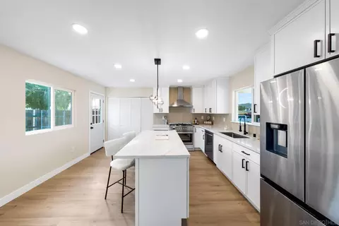 Kitchen - 11011 Meadow Terrace Dr, Santee, CA 92071 photo 7 of 8