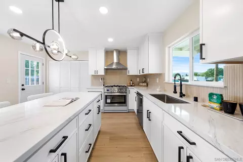 Kitchen - 11011 Meadow Terrace Dr, Santee, CA 92071 photo 6 of 8