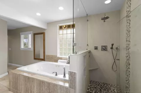Bath - 2239 Orange Ave, Escondido, CA 92029 photo 3 of 4