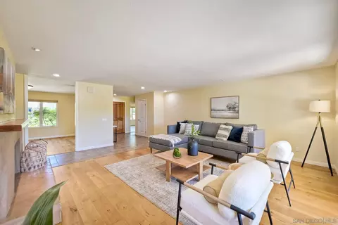Living - 13065 Edina Way, Poway, CA 92064 photo 2 of 3