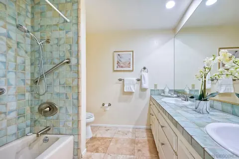 Bath - 13065 Edina Way, Poway, CA 92064 photo 2 of 4