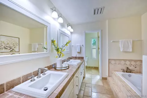 Bath - 13065 Edina Way, Poway, CA 92064 photo 3 of 4