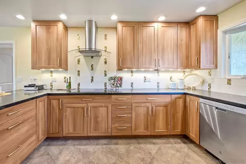 Kitchen - 13065 Edina Way, Poway, CA 92064 photo 4 of 5