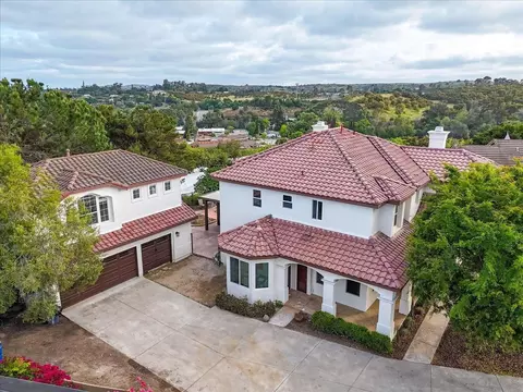 View/Area - 2196 Kirkcaldy Rd, Fallbrook, CA 92028 photo 10 of 11