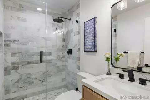 Bath - 2196 Kirkcaldy Rd, Fallbrook, CA 92028 photo 1 of 7