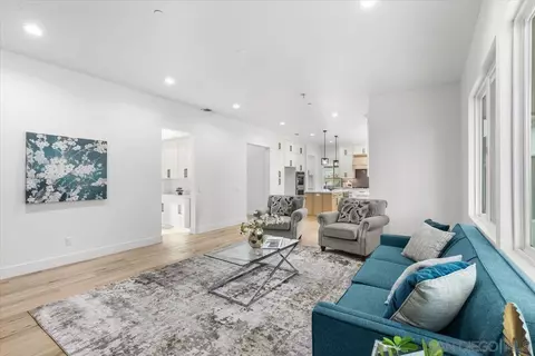 Living - 2196 Kirkcaldy Rd, Fallbrook, CA 92028 photo 2 of 4