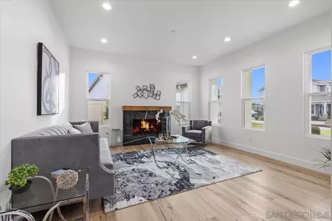 Living - 2196 Kirkcaldy Rd, Fallbrook, CA 92028 photo 3 of 4