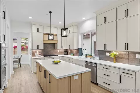 Kitchen - 2196 Kirkcaldy Rd, Fallbrook, CA 92028 photo 3 of 6