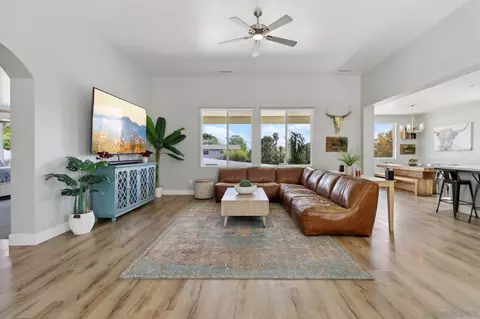 1827 Marita Ln, Fallbrook, CA 92028 photo 3