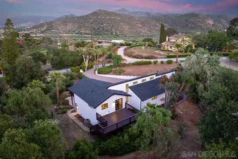 2927 Lawrence Ln, Escondido, CA 92025 photo 2
