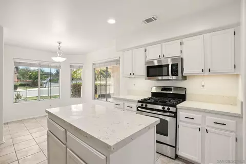 Kitchen - 3948 Baja Vis, Oceanside, CA 92058 photo 7 of 9
